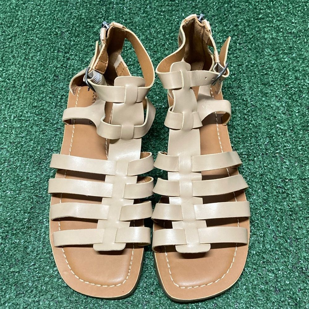 New Lucky Brand Cream Sandals Womens Size 9 Okpm07071